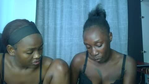 Snapshot of kinky_leila chatting on 1, 7, 2026 kinky_leila online show from 1, 7, 2026