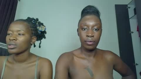 Snapshot of kinky_leila chatting on 5, 7, 2026 kinky_leila online show from 5, 7, 2026