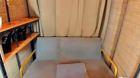 Snapshot of kinky_new_bombshell chatting on 17, 10, 2025 MISTRESS Julie online show from 17, 10, 2025