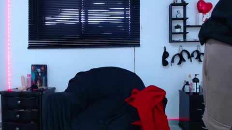 Allison  Diego online show from 22, 2, 2025