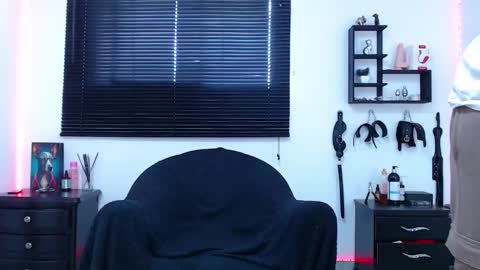 Allison  Diego online show from 4, 3, 2025