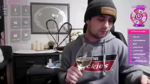 Snapshot of kinkycouple1789 chatting on 25, 12, 2024 Maysie and Hunter online show from 25, 12, 2024