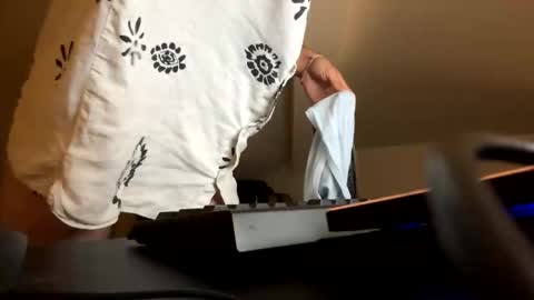 Snapshot of kinkyguy9883 chatting on 21, 10, 2025 kinkyguy9883 online show from 21, 10, 2025