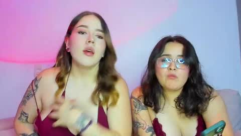 Snapshot of kinkyqueenscb chatting on 19, 5, 2026 natasha and amber online show from 19, 5, 2026