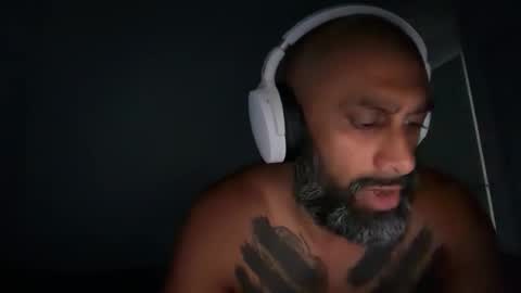 kinky black guy just letting it slide online show from 16, 3, 2026