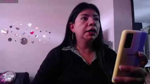 Snapshot of kinkyy_mom chatting on 1, 6, 2026 kinkyy_mom online show from 1, 6, 2026