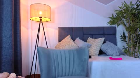 kinkyzoe20 online show from 3, 11, 2025