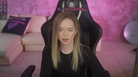 Snapshot of kira0541 chatting on 12, 4, 2026 Sweet girls online show from 12, 4, 2026