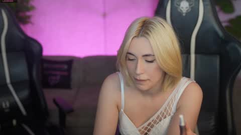 Snapshot of kira0541 chatting on 17, 4, 2026 Sweet girls online show from 17, 4, 2026