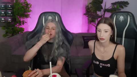 Snapshot of kira0541 chatting on 22, 4, 2026 Sweet girls online show from 22, 4, 2026