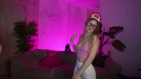 Snapshot of kira0541 chatting on 23, 5, 2026 Sweet girls online show from 23, 5, 2026