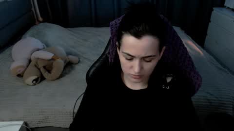 Kira  follow me  online show from 4, 3, 2026