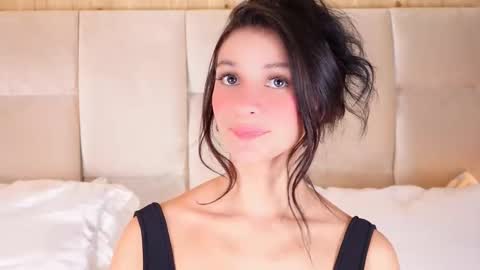 Snapshot of kirakayleigh chatting on 8, 9, 2025 kira online show from 8, 9, 2025