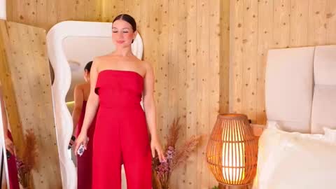 Snapshot of kirakayleigh chatting on 25, 11, 2025 kira online show from 25, 11, 2025