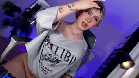 Its your girl KIRA online show from 22, 5, 2026