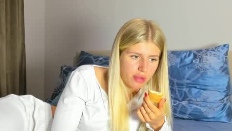 Snapshot of kirraa_ chatting on 15, 5, 2026 Kira online show from 15, 5, 2026