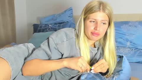 Snapshot of kirraa_ chatting on 8, 6, 2026 Kira online show from 8, 6, 2026