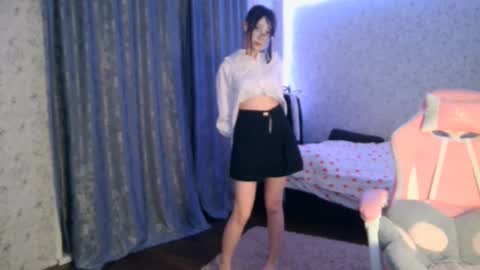 Snapshot of kirstievelasco chatting on 23, 10, 2025 Nicole online show from 23, 10, 2025