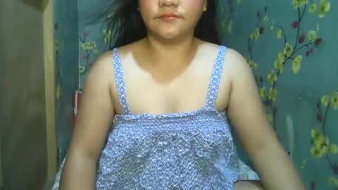 Snapshot of kiss_me_loves chatting on 3, 3, 2025 kiss_me_loves online show from 3, 3, 2025