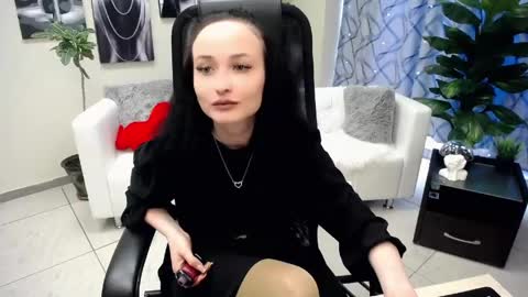 Louise online show from 19, 4, 2026