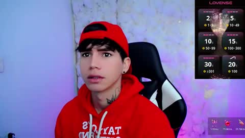 Snapshot of kiss_whitee chatting on 15, 12, 2025 kiss_whitee online show from 15, 12, 2025