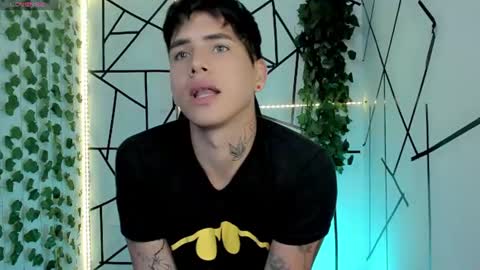 Snapshot of kiss_whitee chatting on 5, 8, 2026 kiss_whitee online show from 5, 8, 2026