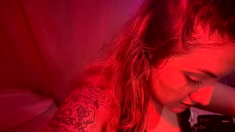 Snapshot of kissahsins chatting on 23, 12, 2024 Kissah Kreampuff online show from 23, 12, 2024