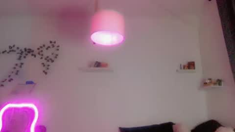 Snapshot of kissahsins chatting on 10, 10, 2025 Kissah Kreampuff online show from 10, 10, 2025