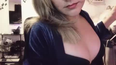 Kissah Kreampuff online show from 20, 11, 2025