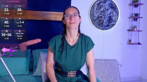 Kissing Company online show from 26, 11, 2025