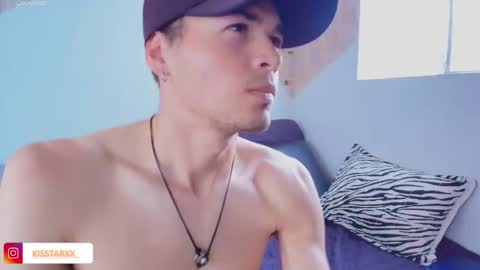 Snapshot of kisstarxxx chatting on 16, 10, 2025 Helena and Brad online show from 16, 10, 2025