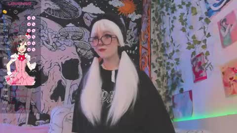 Kissthasky online show from 12, 10, 2025