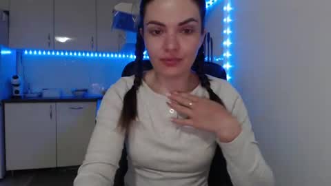 Snapshot of kitcatheaven4u chatting on 20, 6, 2026 Im Amaia Everyone Merry Christmas online show from 20, 6, 2026