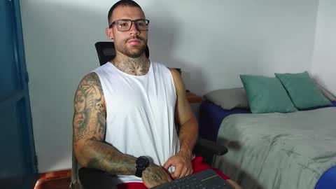 Snapshot of kite__ chatting on 1, 2, 2025 kite__ online show from 1, 2, 2025