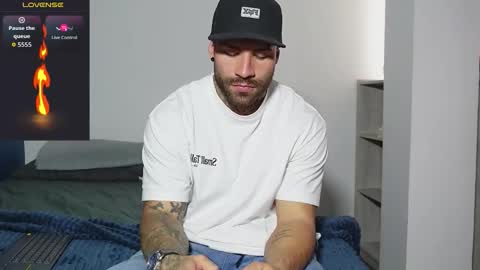 Snapshot of kite__ chatting on 1, 10, 2025 kite__ online show from 1, 10, 2025