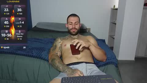 Snapshot of kite__ chatting on 21, 10, 2025 kite__ online show from 21, 10, 2025