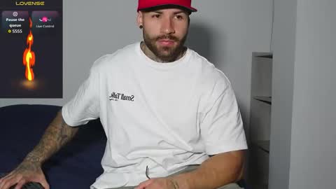 Snapshot of kite__ chatting on 24, 10, 2025 kite__ online show from 24, 10, 2025