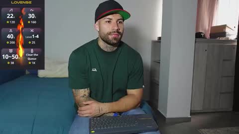 Snapshot of kite__ chatting on 6, 11, 2025 kite__ online show from 6, 11, 2025