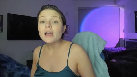 Serina Chan online show from 17, 1, 2025