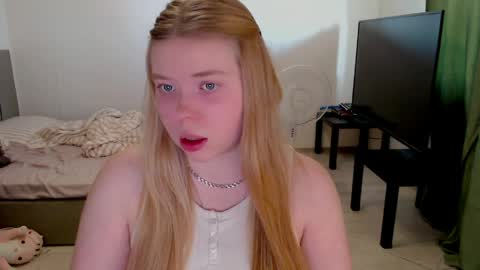Jennyblonde and Emmabrunette online show from 5, 6, 2026
