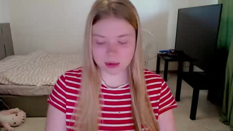 Jennyblonde and Emmabrunette online show from 3, 7, 2026