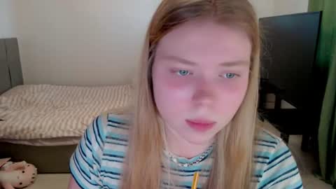 Jennyblonde and Emmabrunette online show from 18, 7, 2026