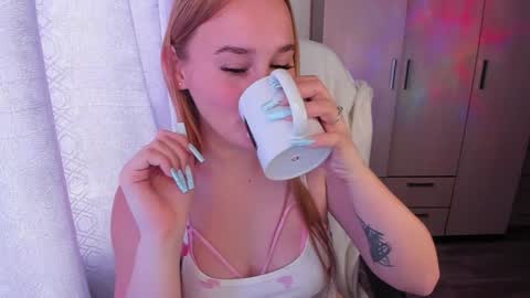 kitten_sun online show from 24, 1, 2025