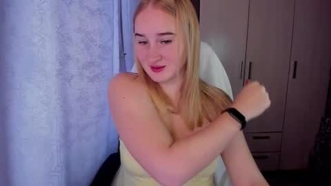 kitten_sun online show from 12, 10, 2025