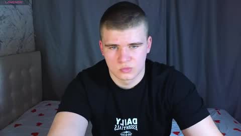 Snapshot of kittenmur chatting on 17, 12, 2024 Vlad online show from 17, 12, 2024