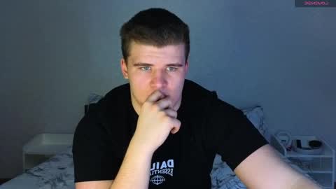 Snapshot of kittenmur chatting on 8, 2, 2025 Vlad online show from 8, 2, 2025