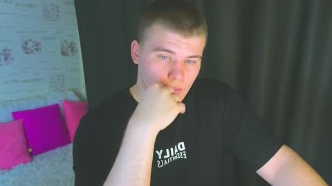 Snapshot of kittenmur chatting on 29, 9, 2025 Vlad online show from 29, 9, 2025