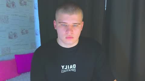 Snapshot of kittenmur chatting on 4, 10, 2025 Vlad online show from 4, 10, 2025