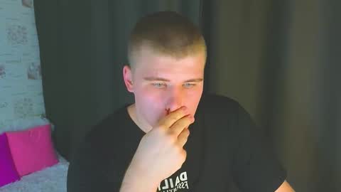 Snapshot of kittenmur chatting on 8, 10, 2025 Vlad online show from 8, 10, 2025