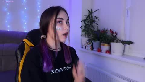 Snapshot of kittie_bear chatting on 25, 10, 2025 Veronica online show from 25, 10, 2025